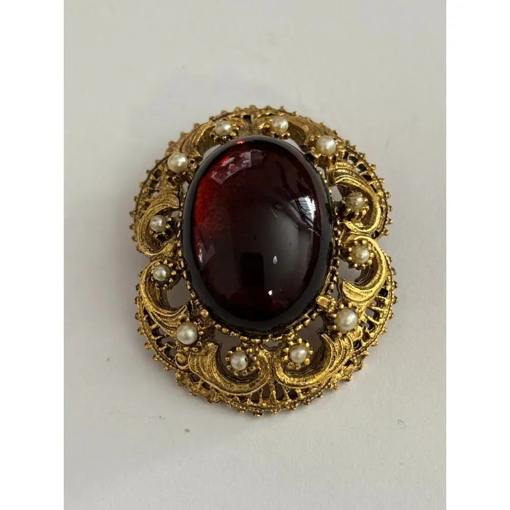 Vintage Gold Tone Brooch Glass Cabachon Faux Pearls Florenza?